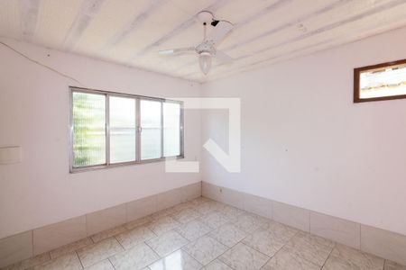 Quarto de casa para alugar com 1 quarto, 60m² em Guaratiba, Rio de Janeiro