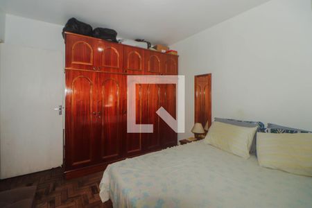 Quarto 1 de apartamento para alugar com 2 quartos, 68m² em Vila Ipiranga, Porto Alegre