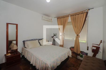 Quarto 1 de apartamento para alugar com 2 quartos, 68m² em Vila Ipiranga, Porto Alegre