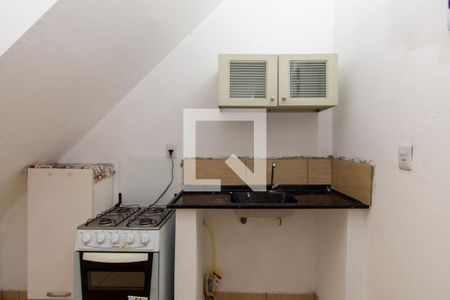 Cozinha de kitnet/studio para alugar com 1 quarto, 24m² em Jardim Presidente Dutra, Guarulhos