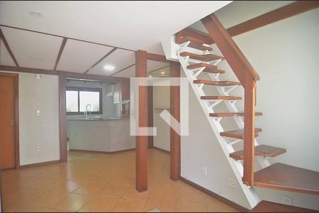 Sala de casa de condomínio à venda com 3 quartos, 130m² em Olaria, Canoas