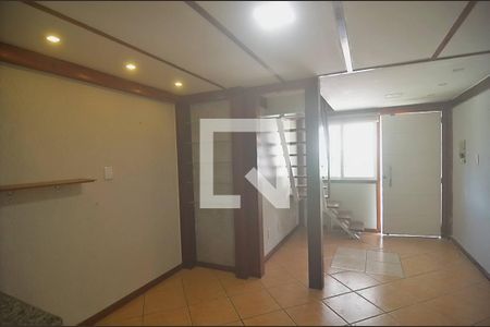 Sala de casa de condomínio à venda com 3 quartos, 130m² em Olaria, Canoas