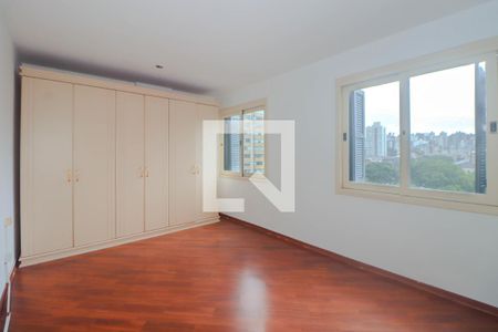 Quarto 1 de apartamento para alugar com 2 quartos, 95m² em Petrópolis, Porto Alegre