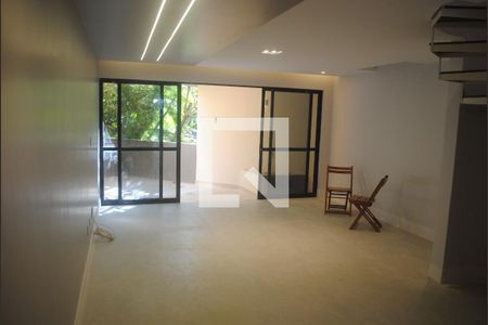 Sala  de casa de condomínio para alugar com 3 quartos, 160m² em Pituaçu, Salvador