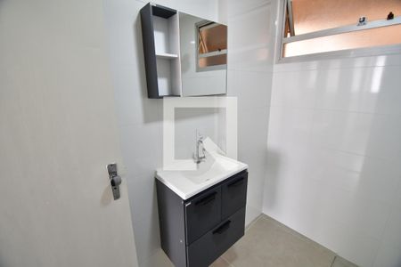 Banheiro de apartamento à venda com 1 quarto, 41m² em Vila Itapura, Campinas