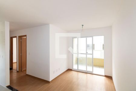 Sala de apartamento para alugar com 2 quartos, 52m² em Inhoaíba, Rio de Janeiro