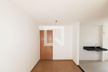 Sala de apartamento para alugar com 2 quartos, 52m² em Inhoaíba, Rio de Janeiro