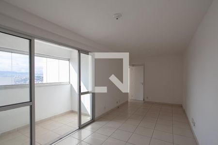 Sala de apartamento à venda com 3 quartos, 93m² em Heliópolis, Belo Horizonte