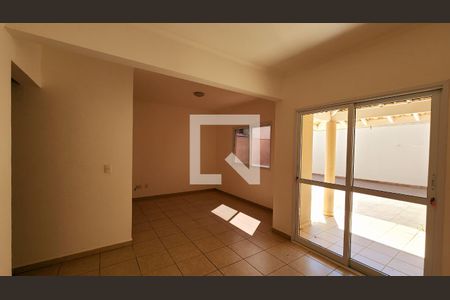 Sala de casa de condomínio para alugar com 4 quartos, 150m² em Medeiros, Jundiaí