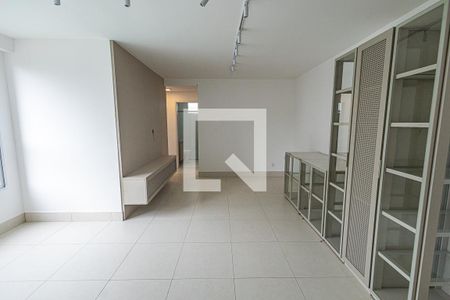 Sala de casa à venda com 3 quartos, 180m² em Vila Cloris, Belo Horizonte