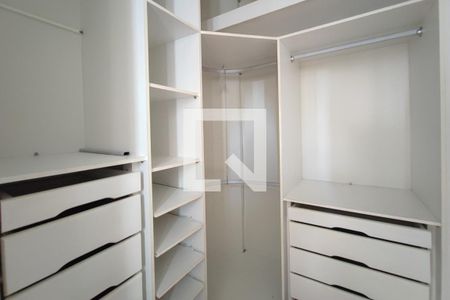 Closet Suíte de apartamento à venda com 2 quartos, 70m² em Vila Itapura, Campinas