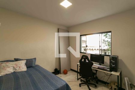 Quarto 1 de casa para alugar com 5 quartos, 350m² em Sinimbu, Belo Horizonte