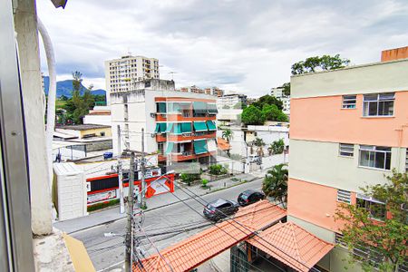 sala - vista de apartamento para alugar com 2 quartos, 48m² em Pechincha, Rio de Janeiro