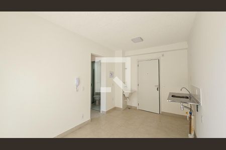 Sala / Cozinha de apartamento para alugar com 2 quartos, 35m² em Socorro, São Paulo