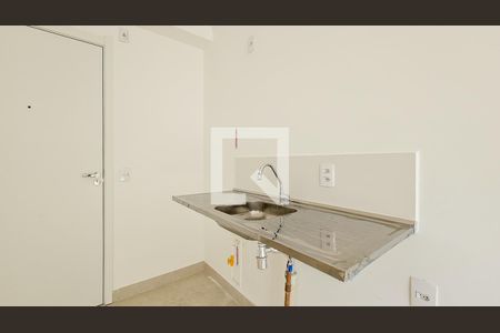 Sala / Cozinha de apartamento para alugar com 2 quartos, 35m² em Socorro, São Paulo