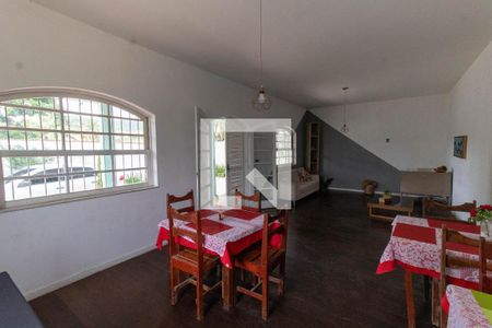 Sala 1 de casa à venda com 4 quartos, 590m² em Piratininga, Niterói