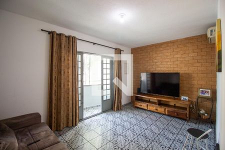 Sala de casa para alugar com 2 quartos, 120m² em Itaquera, São Paulo