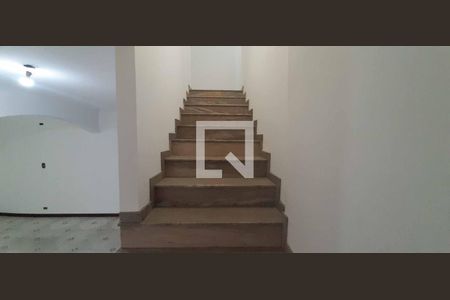 Acesso aos quartos de casa para alugar com 6 quartos, 150m² em Presidente Altino, Osasco