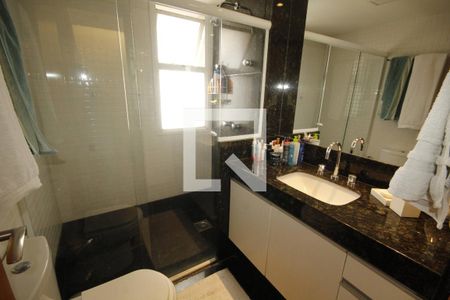 banheiro 1 de apartamento à venda com 2 quartos, 97m² em Lourdes, Belo Horizonte