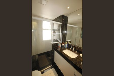 banheiro 1 de apartamento à venda com 2 quartos, 97m² em Lourdes, Belo Horizonte