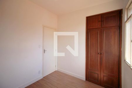 Quarto 2 de apartamento para alugar com 2 quartos, 55m² em Santa Efigênia, Belo Horizonte