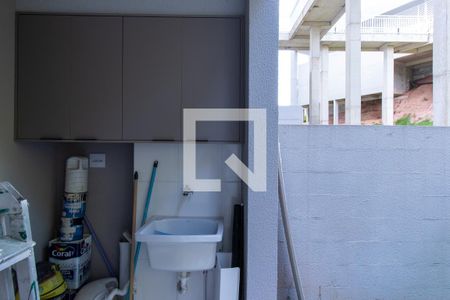 Varanda da sala e Área de serviço de apartamento para alugar com 2 quartos, 67m² em Jardim Pioneira, Cotia