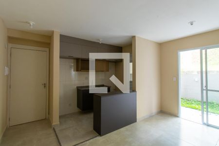 Sala/Cozinha de apartamento para alugar com 2 quartos, 67m² em Jardim Pioneira, Cotia