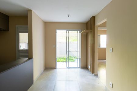 Sala de apartamento para alugar com 2 quartos, 67m² em Jardim Pioneira, Cotia