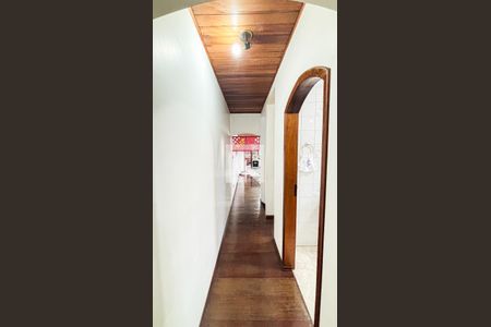 Corredor de casa para alugar com 3 quartos, 220m² em Jardim Rina, Santo André