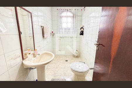 Lavabo de casa para alugar com 3 quartos, 220m² em Jardim Rina, Santo André