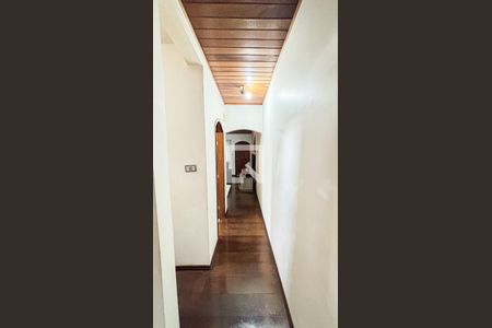 Corredor de casa para alugar com 3 quartos, 220m² em Jardim Rina, Santo André