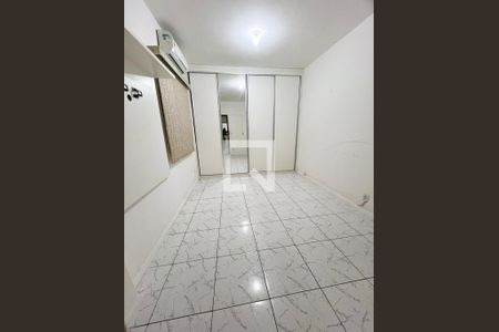 Quarto 1 de casa à venda com 3 quartos, 130m² em Irajá, Rio de Janeiro