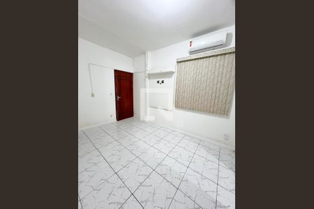 Sala de casa à venda com 3 quartos, 130m² em Irajá, Rio de Janeiro