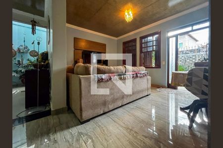 Sala de casa para alugar com 4 quartos, 140m² em Caiçaras, Belo Horizonte