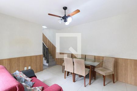 Sala de casa à venda com 4 quartos, 160m² em Pilares, Rio de Janeiro