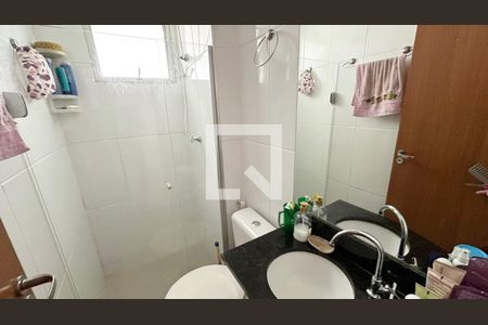 Banheiro de apartamento à venda com 2 quartos, 47m² em Manacás, Belo Horizonte