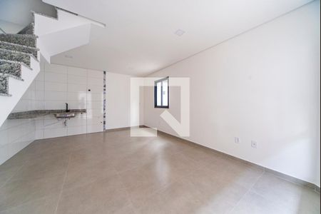 Sala de casa de condomínio à venda com 2 quartos, 89m² em Vila Pires, Santo André