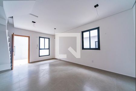 Sala de casa de condomínio à venda com 2 quartos, 89m² em Vila Pires, Santo André