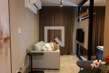 SALA de kitnet/studio à venda com 1 quarto, 39m² em Cambuí, Campinas