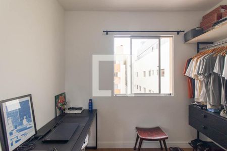 Quarto 1 de apartamento para alugar com 2 quartos, 42m² em Água Verde, Curitiba