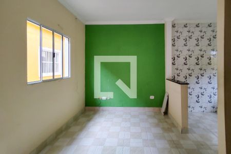 Sala de casa de condomínio para alugar com 2 quartos, 60m² em Nova Mirim, Praia Grande