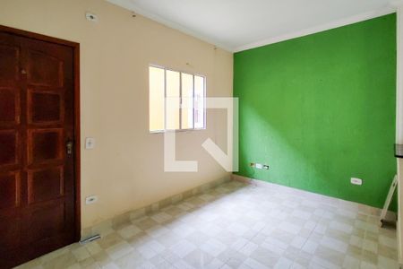 Sala de casa de condomínio para alugar com 2 quartos, 60m² em Nova Mirim, Praia Grande