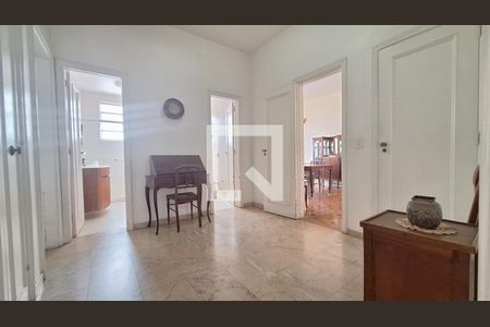 Hall de apartamento para alugar com 3 quartos, 155m² em Laranjeiras, Rio de Janeiro