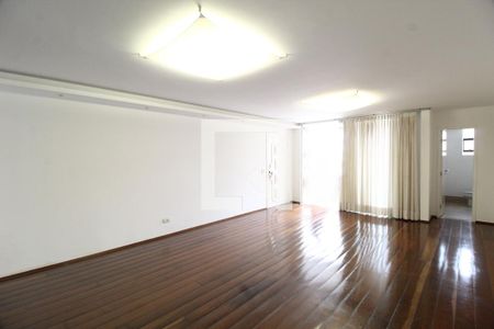 Sala 1 de apartamento para alugar com 4 quartos, 227m² em Tabajaras, Uberlândia