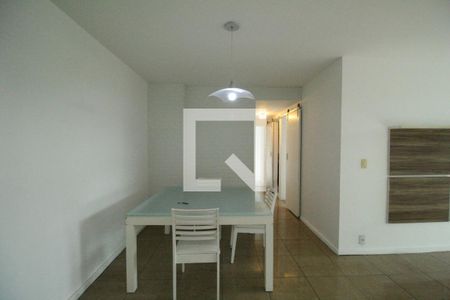 Sala de apartamento para alugar com 3 quartos, 85m² em Pechincha, Rio de Janeiro