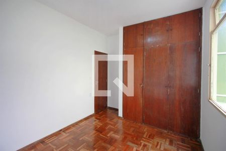 Quarto 2 de apartamento para alugar com 2 quartos, 56m² em Santa Efigênia, Belo Horizonte