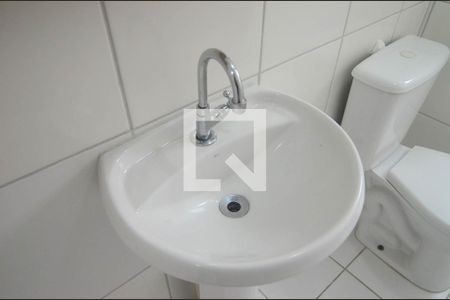 Banheiro de apartamento para alugar com 1 quarto, 48m² em Mato Grande, Canoas