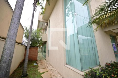 Casa de Condomínio para alugar com 4 quartos, 303m² em Jardins Lisboa, Goiânia