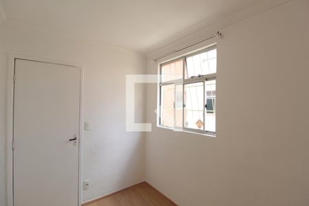 Quarto 1 de apartamento à venda com 2 quartos, 45m² em Heliópolis, Belo Horizonte