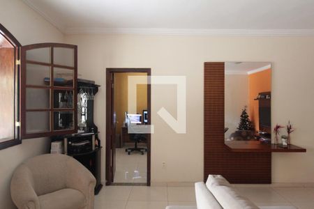 Sala de casa para alugar com 3 quartos, 240m² em Etelvina Carneiro, Belo Horizonte